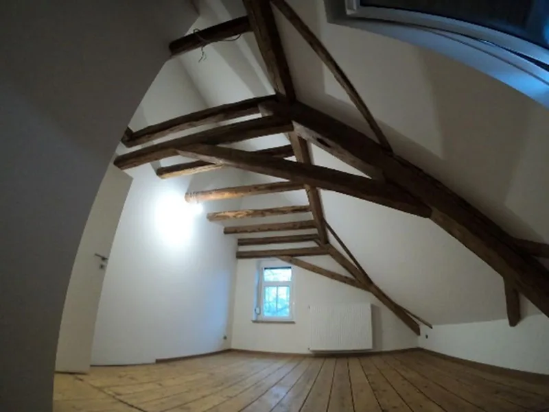 Sanierte Wohnung im Sandsteinhaus