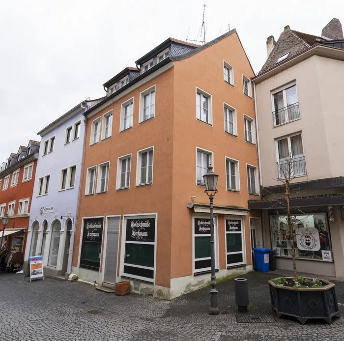 Leerstehendes Ladenlokal in Kitzingen – Beispiel 1 vorher